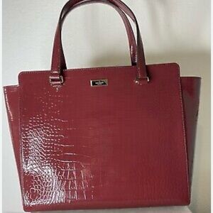 Kate Spade Cherrywood Ellisa Bristol Drive Croc
Red Embossed Tote Bag